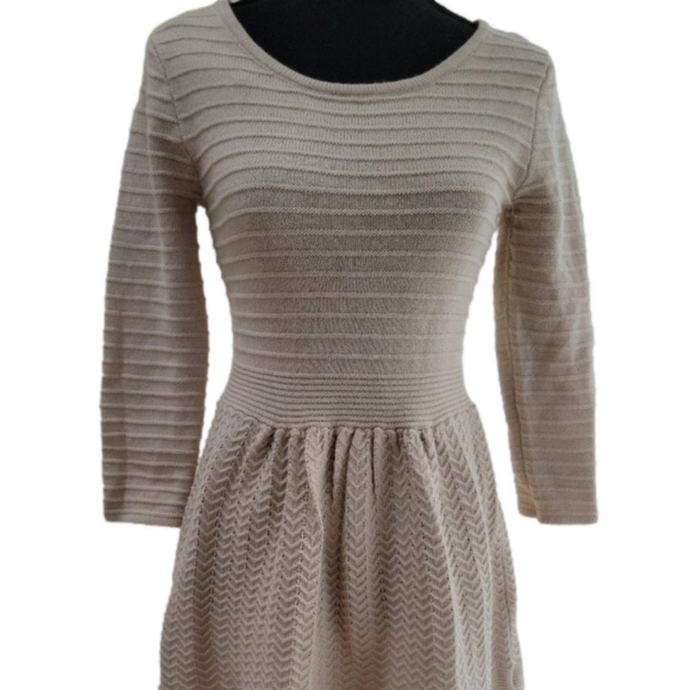 Jessica Simpson Tan Sweater Dress EUC Size M